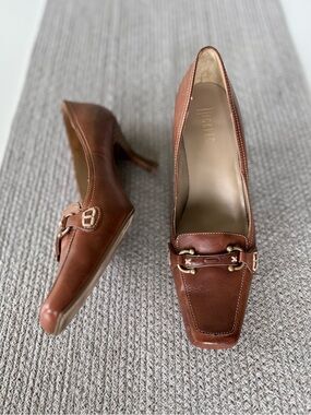 Vintage 90s Nickels Brown Tan Leather Kitten Heels Loafers Gold Horsebit Buckle